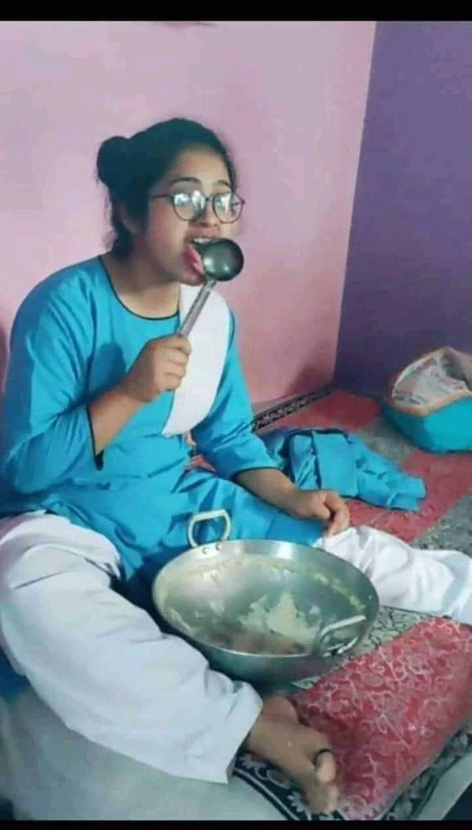 someone_crush's tweet photo. Plates invented In 1708
People before 1708 https://t.co/kdoiyuPqIU