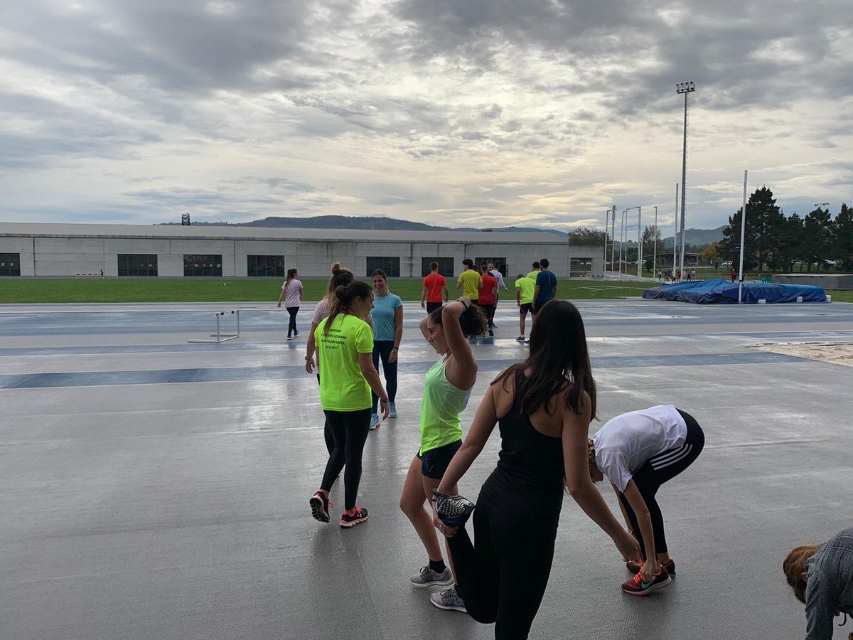 academiacivil's tweet photo. 🗣🏊‍♂️🏊‍♀️🥇Semana de control físico para nuestros alumnos de Guardia Civil de la sede de Gijón, en la pista de atletismo municipal del #Ayuntamiento de #Gijón y en la piscina del Club Natación Santa Olaya #academiacivil #quieroserguardicivil #guardiacivil #físicas #aporla126 https://t.co/lUeLHWWFjF