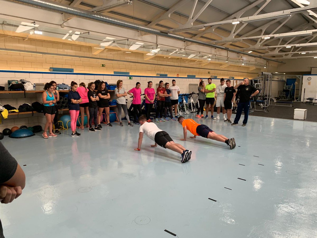 academiacivil's tweet photo. 🗣🏊‍♂️🏊‍♀️🥇Semana de control físico para nuestros alumnos de Guardia Civil de la sede de Gijón, en la pista de atletismo municipal del #Ayuntamiento de #Gijón y en la piscina del Club Natación Santa Olaya #academiacivil #quieroserguardicivil #guardiacivil #físicas #aporla126 https://t.co/lUeLHWWFjF