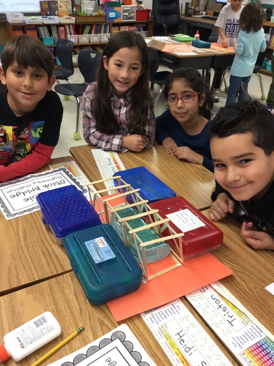 M_Lewert's tweet image. STEM fun! Working on our bridges.  🌉 @joanne_shafer