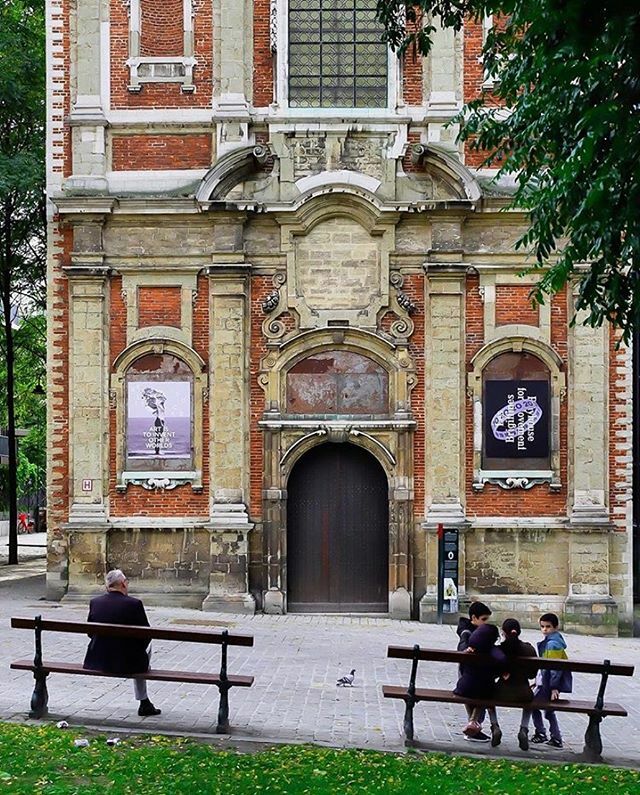 seemybrussels's tweet photo. Pretty facades #seemybrussels
***
#️⃣ Created by @smarksthespots
📷 Photo by @alejandro_garcia.alex
***
#brussels #bruxelles #brussel #belgium #belgique #belgië #belgie #prettycities #🇧🇪 #city_explore #brusel #bxl #belgique🇧🇪 #bxlove #bruselas #ig_belgium… https://t.co/29NdZpw2Ew https://t.co/0aPPXvwT7K