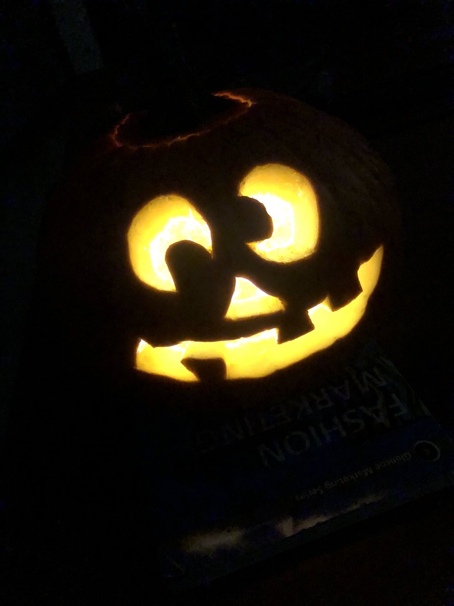 BengalDECA's tweet photo. Spent the afternoon DECA-rating pumpkins! 🎃 https://t.co/TEQpxCC4Bv