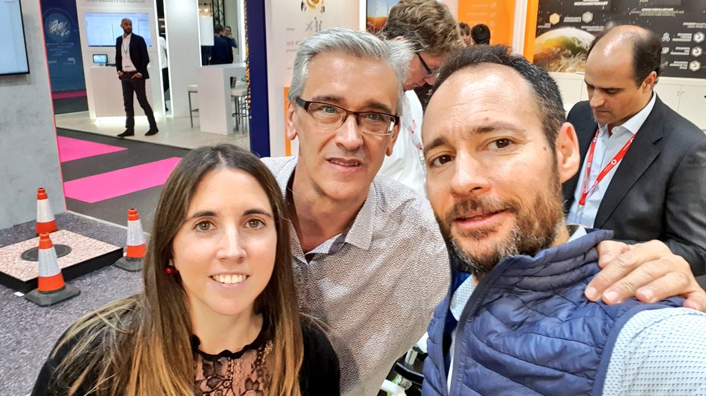 AXAopensurance's tweet photo. En #IOTSWC19 viendo cómo la #tecnología #conectada puede ayudarnos a avanzar hacia nuevos y mejores modelos de #protección, #prevención y gestión proactiva de los #riesgos.
#IoT
#InsuranceOfThings, probablemente la #tendencia #Insurtech más aspiracional (e inspiracional) 👍 https://t.co/kN7lDY7MIa