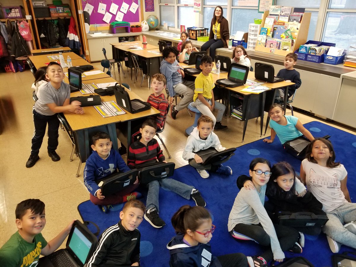 MissVitale's tweet photo. Playing @GetKahoot is a great way to review text we've read in class! #3rdgrade #d84ontrack @D84Pietrini #thundercake https://t.co/4vUWNMdJbN