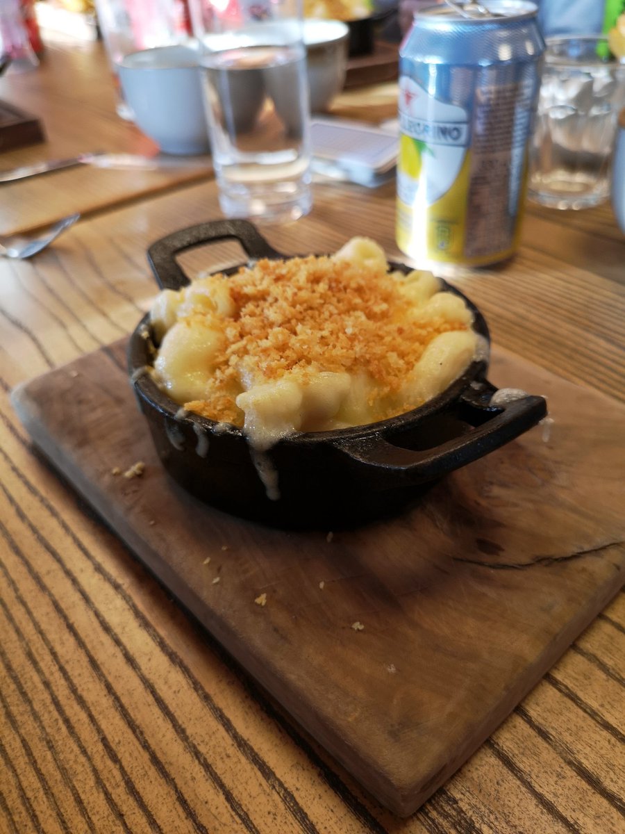 Sarah67891115's tweet image. Lovely lunch @macandwild_FOS #macandcheese #venisonburger @VisitScotland #fallsofshin