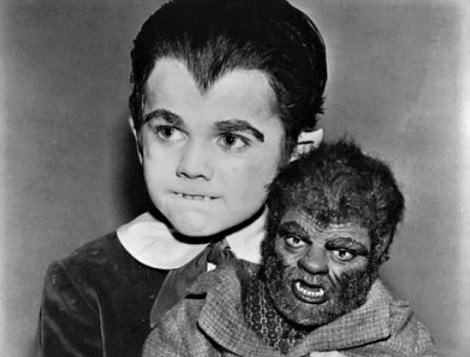 kayjaws99's tweet photo. #FavoriteWerewolfMovies #HorrorMovies #Horrorisfun #1940s #1960s #wolfman #werewolftoys #halloween2019 #universalmonsters #31DaysofHalloween #Wednesdaywisdom 🎃My fave werewolf film remains #TheWolfman 🐺with #LonChaney. Fave werewolf BOY is Eddie Munster.👹🧙♀️🦇 @classic_film https://t.co/tshSdFrVxd