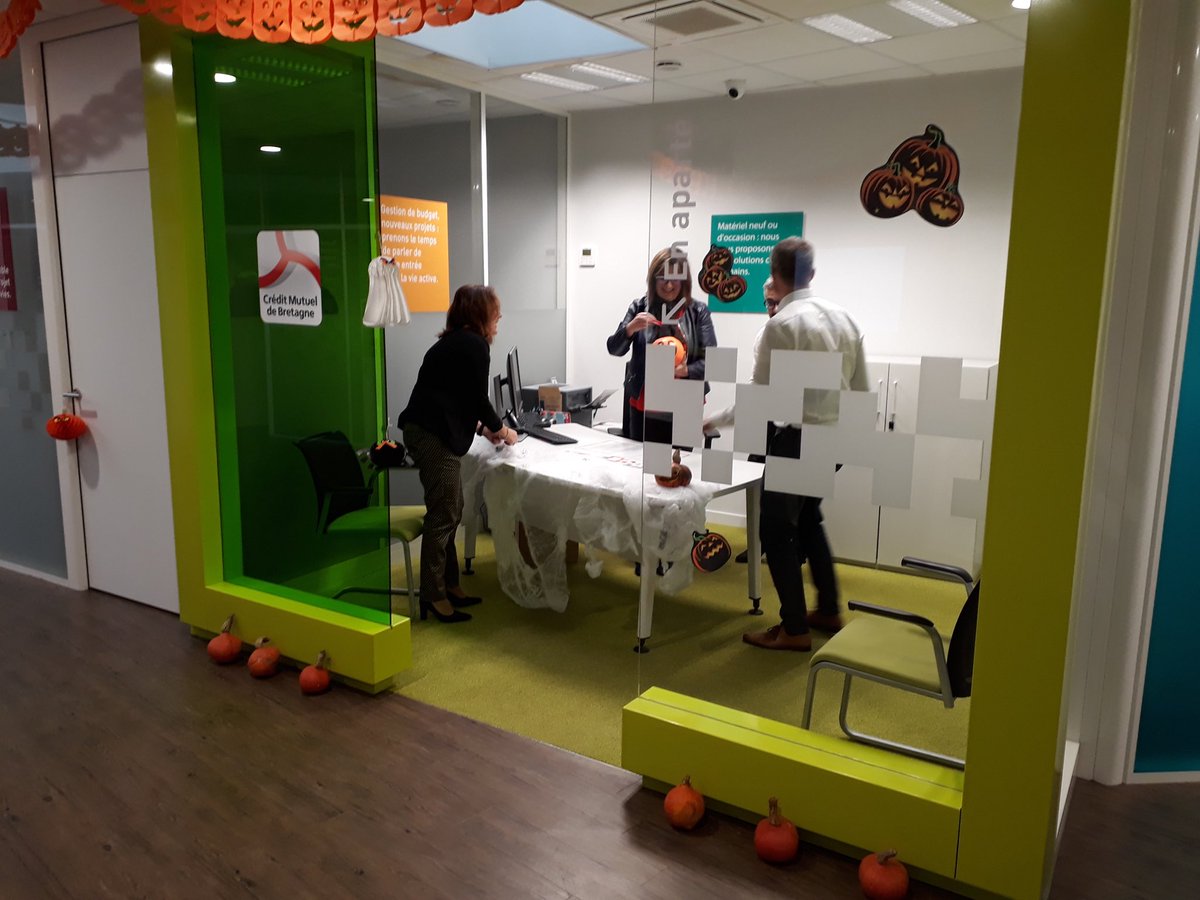 [🎃SURPRISE🎃] L’équipe du Cmb de Lannilis est en pleine préparation... nous vous vous attendons nombreux et déguisés demain ! Pas de sorts mais beaucoup de bonbons 🤗 »