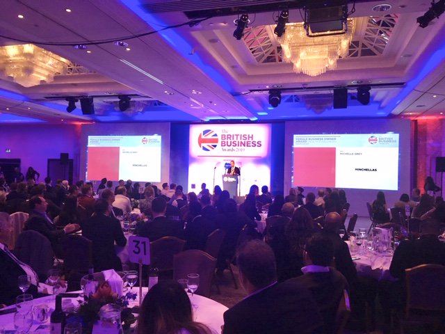 Great to meet some of our lovely customers & prospective customers this afternoon at The British Business Awards. Congratulations to all the winners! #BritishBusinessAwards #StarlingForBiz