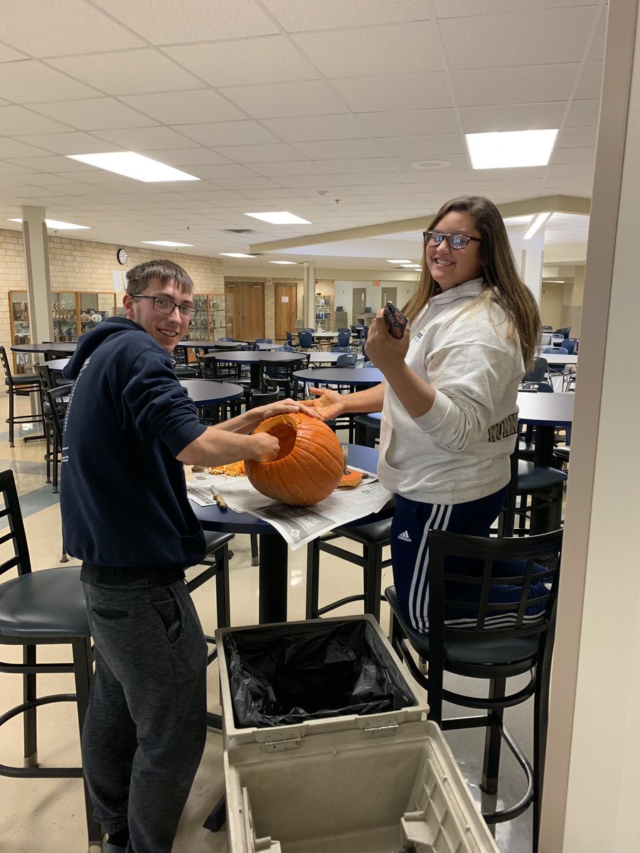 yorkscienceguy's tweet photo. Halloween work is underway and the #explodingpumpkin is getting ready for tomorrow! #yorkdukes #scichat https://t.co/UbGVfGd1Vz