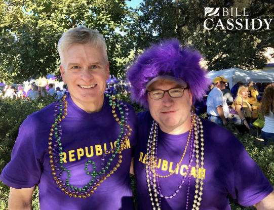 m_tisserand's tweet photo. What is it with these guys and photoshopping?
#beadgate
#ribbongate https://t.co/zMqUFp9q00