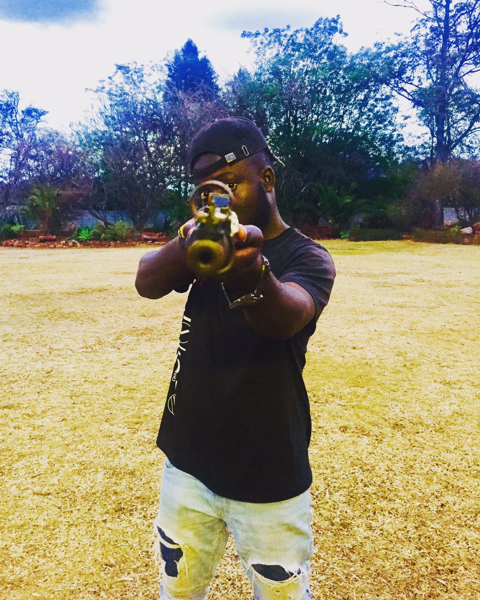 realnigelndlovu's tweet image. 📽🇿🇼📷Getting to play (Behind the Scenes)#guns #guncontroldoesntwork #gun #filmmaker #filmmaking #cinema #filmdirector #indieflim #cinematography #behindthescenes #featurefilm #theplug