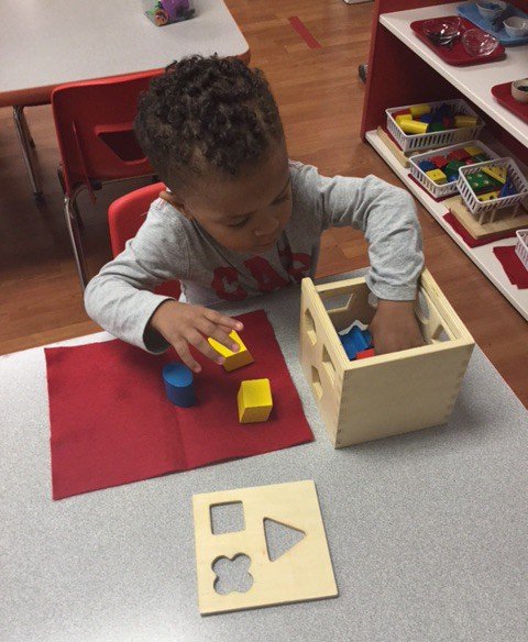 AppleMontSchool's tweet photo. Using shapes to practice matching is a great way to introduce identifying and organizing visual information to your preschooler!
🔴⬛
#preschoolactivities   #montessoriactivity #montessorikids #applemontessori #appleadvantage #earlyeducation #montessori https://t.co/dYwWCrP092