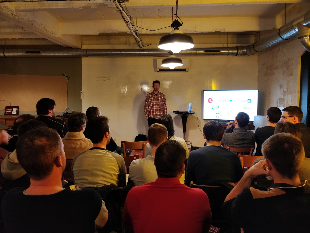 BrestJS's tweet image. C&apos;est parti pour le talk sur les #WebWorkers et #TypeScript ! #Brest #javascript