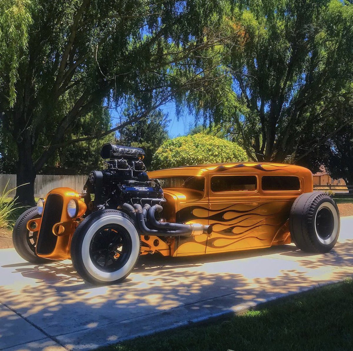 NickellsCustoms's tweet image. Baddest around #nickellscustoms #sedanlife #choppedsedan