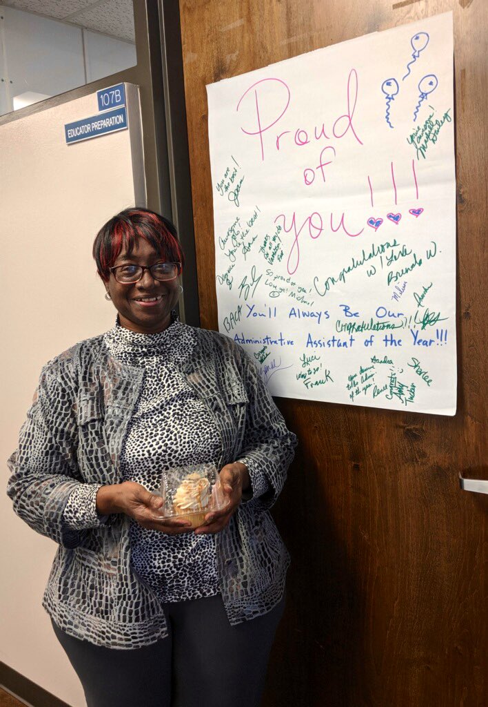 So proud of our colleague and friend, Vanessa Holt, for being recognized as a Top 5 Administrative Assistant for 2019! We are so proud ❤️ <a href="/ArkansasEd/">Arkansas Department of Education</a> <a href="/JLuneau2/">J Luneau</a>