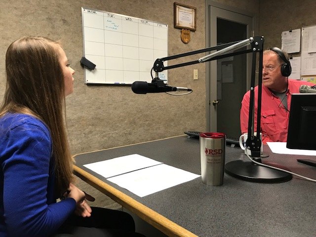 ArkansasDWS's tweet photo. Thanks to River Hits 100.9 FM KWKK for having Arkansas Rehabilitation Services VR Counselor Rachel Lee on to talk about Disability Employment Awareness Month and the importance of hiring individuals with disabilities!

#NDEAM #ARDEAM https://t.co/RIG65lFRWd
