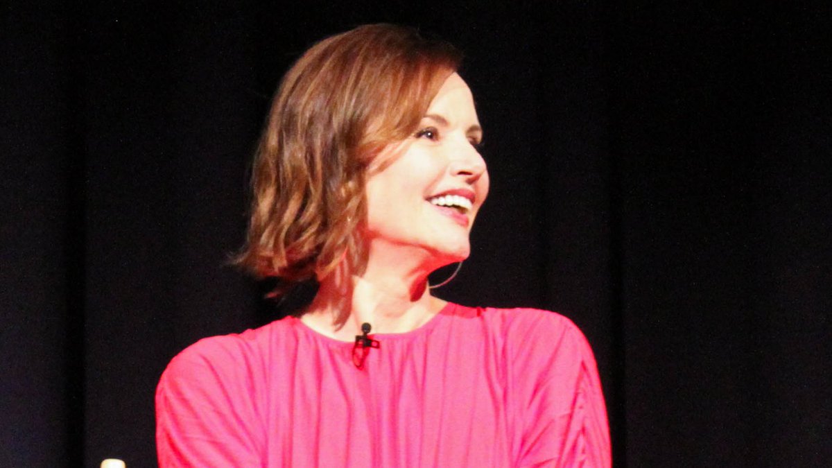 Honored to attend the <a href="/bualumni/">Boston University Alumni Association</a> event "Changing the Status Quo: Unconscious Bias in Media" at <a href="/ParamountPics/">Paramount Pictures</a> last night. <a href="/BU_CAS/">BU Arts & Sciences</a> alum Madeline Di Nonno moderated an amazing discussion w/ <a href="/BUArts/">College of Fine Arts, Boston University</a> alumni Geena Davis, Nina Tassler, and Krista Vernoff.