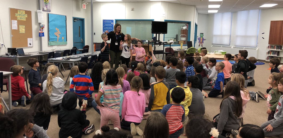 Mrs_Bond123's tweet photo. What a fun way to bring awareness to food allergies around us - especially with tomorrow being Hallowe’en! Thanks @Tecumsehpe @TecumsehHDSB https://t.co/yLtTEJdibx