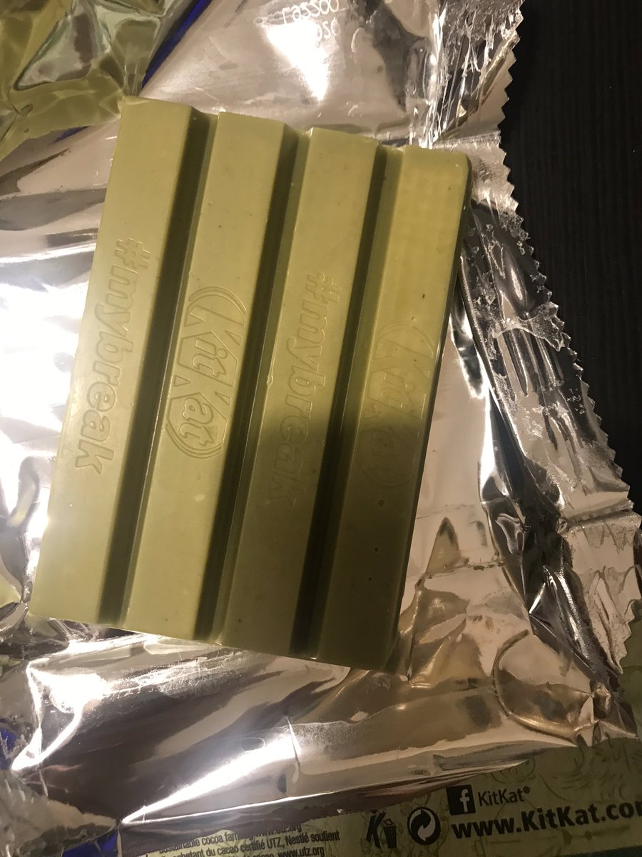 Atrebor78's tweet photo. Secondo round: aromatizzato al the verde #kitkatmatcha - non male 😎 https://t.co/4HkEFUOMdK
