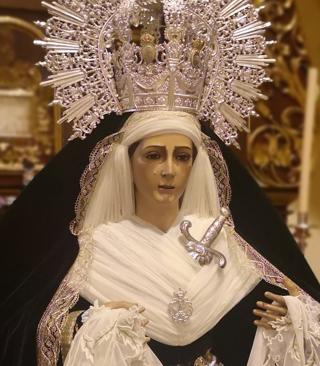 PacienciaHdad's tweet photo. Nuestra Madre María Santísima del Rosario vestida en recuerdo y homenaje a los hermanos difuntos de nuestra Hermandad https://t.co/qsrx1puFr3