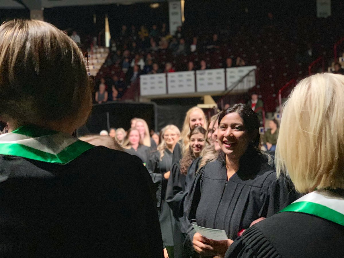 durhamcollege's tweet photo. We’re having a great time celebrating the class of 2019. #DCgrad2019 https://t.co/SWmmzwM6ip