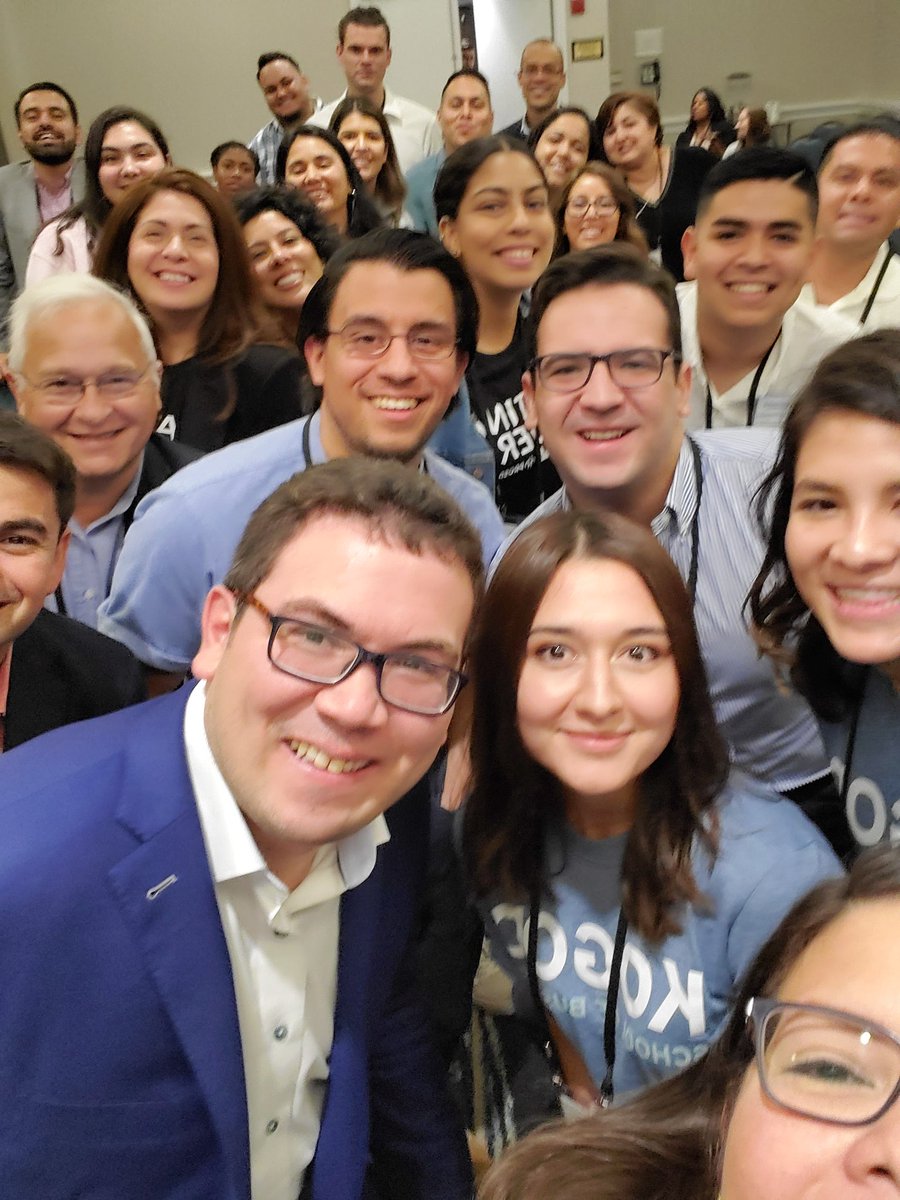 We're very proud of one Prospanica DC "40 Under 40" Awaredee, #OscarMarquina, for sharing his expertise with the #ProspanicaConference community about The Future of Work and Hispanic Workforce.