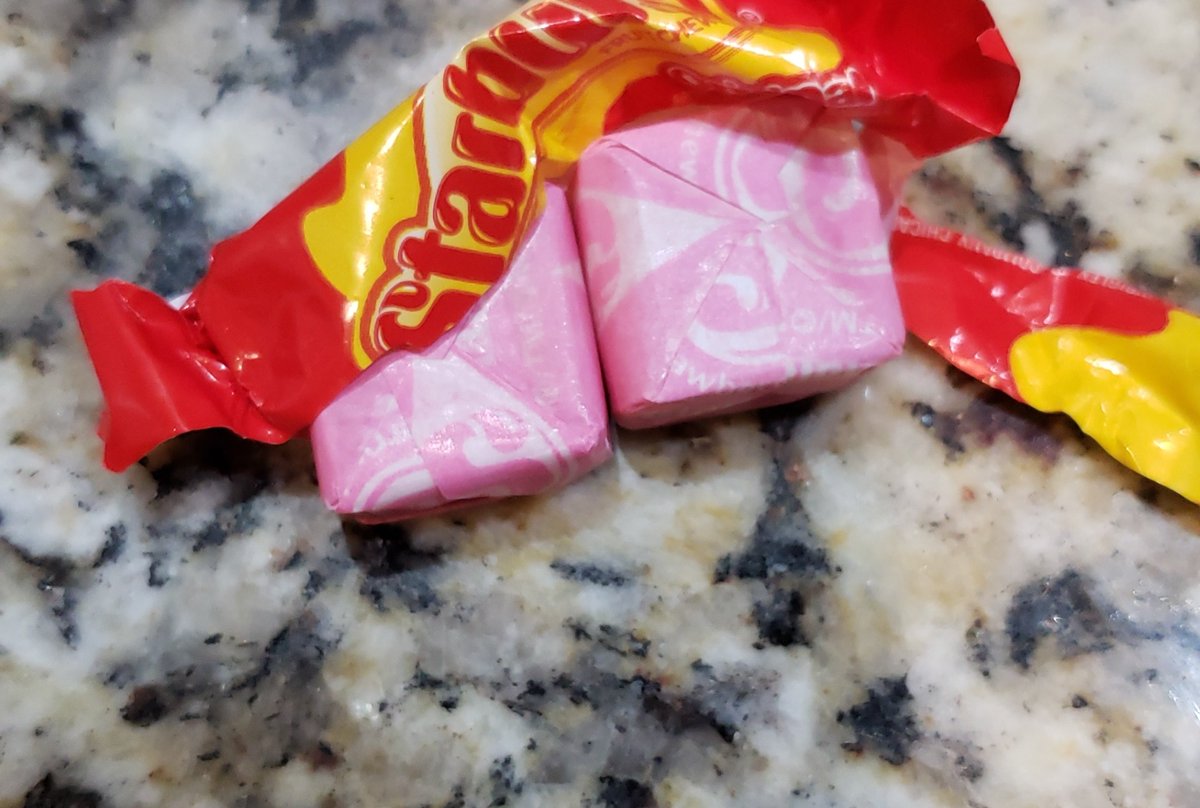 StellarMania311's tweet photo. How much luckier can I get?! @Starburst #doublepink #pink #luckyday https://t.co/Qn4Eg98ds7