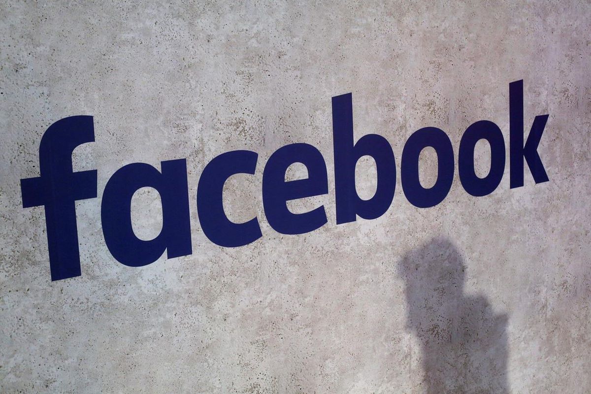 Facebook beats revenue, profit estimates, shares rise