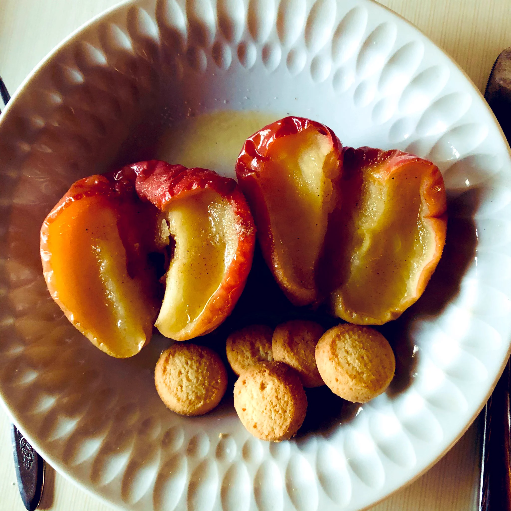 てきとー焼きりんごの作り方。芯取るやつなんてないけどレンジで10分で出来ちゃう
