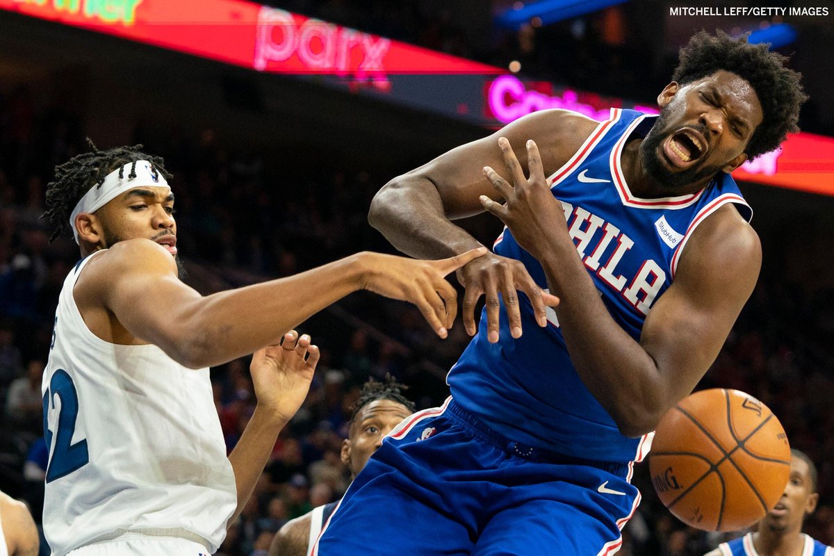 ScriptedPodcast's tweet image. How little siblings overreact when you fighting with them and you barely touch em