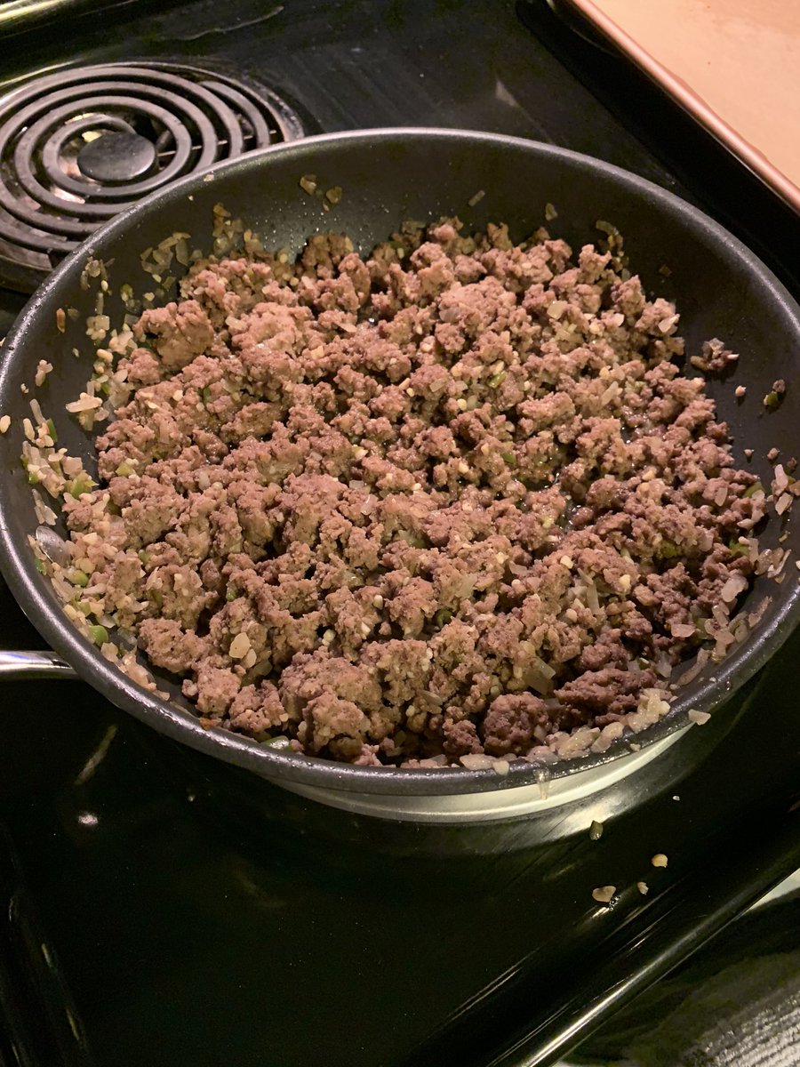 tracksmackdawn's tweet photo. Dinner tonight for game 7... Keto Tacos 🌮 #CheeseShells #Keto #GoAstros https://t.co/i20udRlUGI
