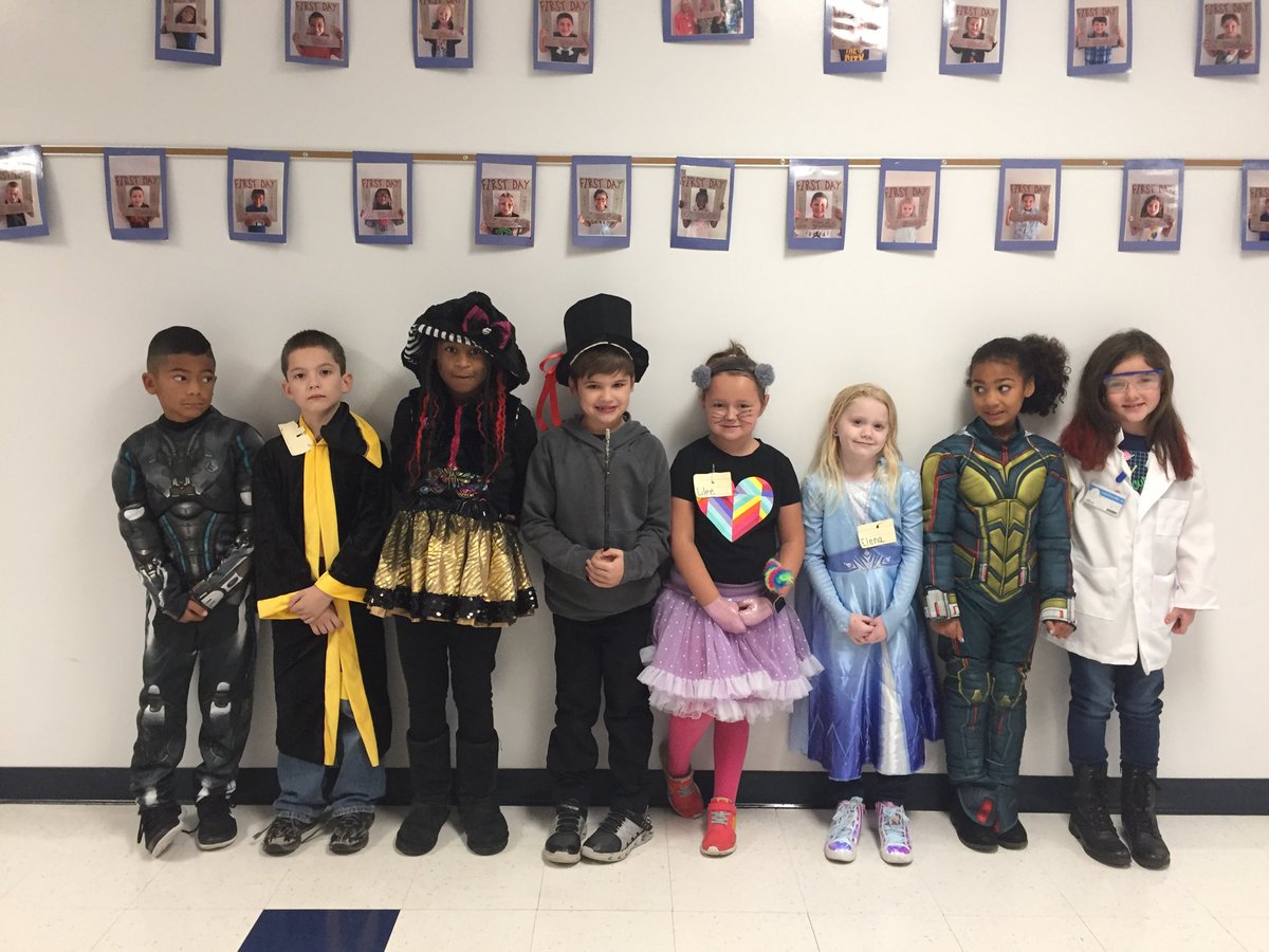 Ms_L_Anderson_'s tweet photo. Is it just me or are these students looking a little different today than they usually look?
#Boo
#FallPartyDay
#ItโsAWonderfulLife https://t.co/hW6llalIqI