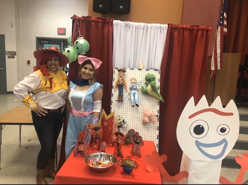 FUSD_Binks's tweet photo. Had to move trunk or treat indoors, but it was still a hit! Thanks to all our families that came out in the wind, and our awesome staff for making it happen 🎃👻 https://t.co/kiKzKcYlWl