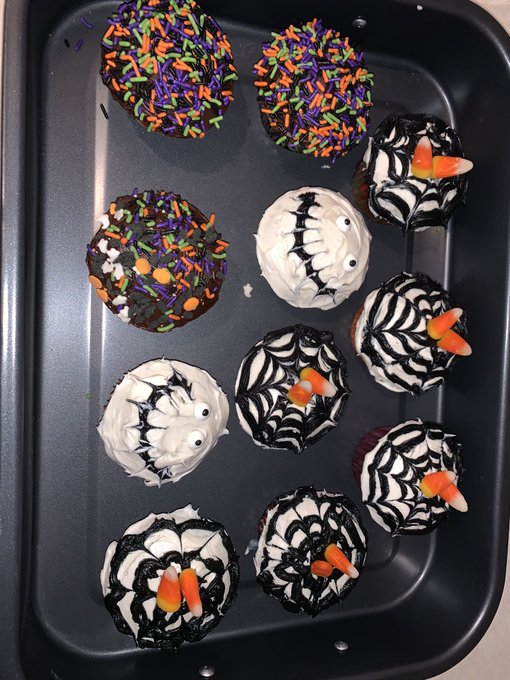 🎃 https://t.co/M8zJq4HMBw