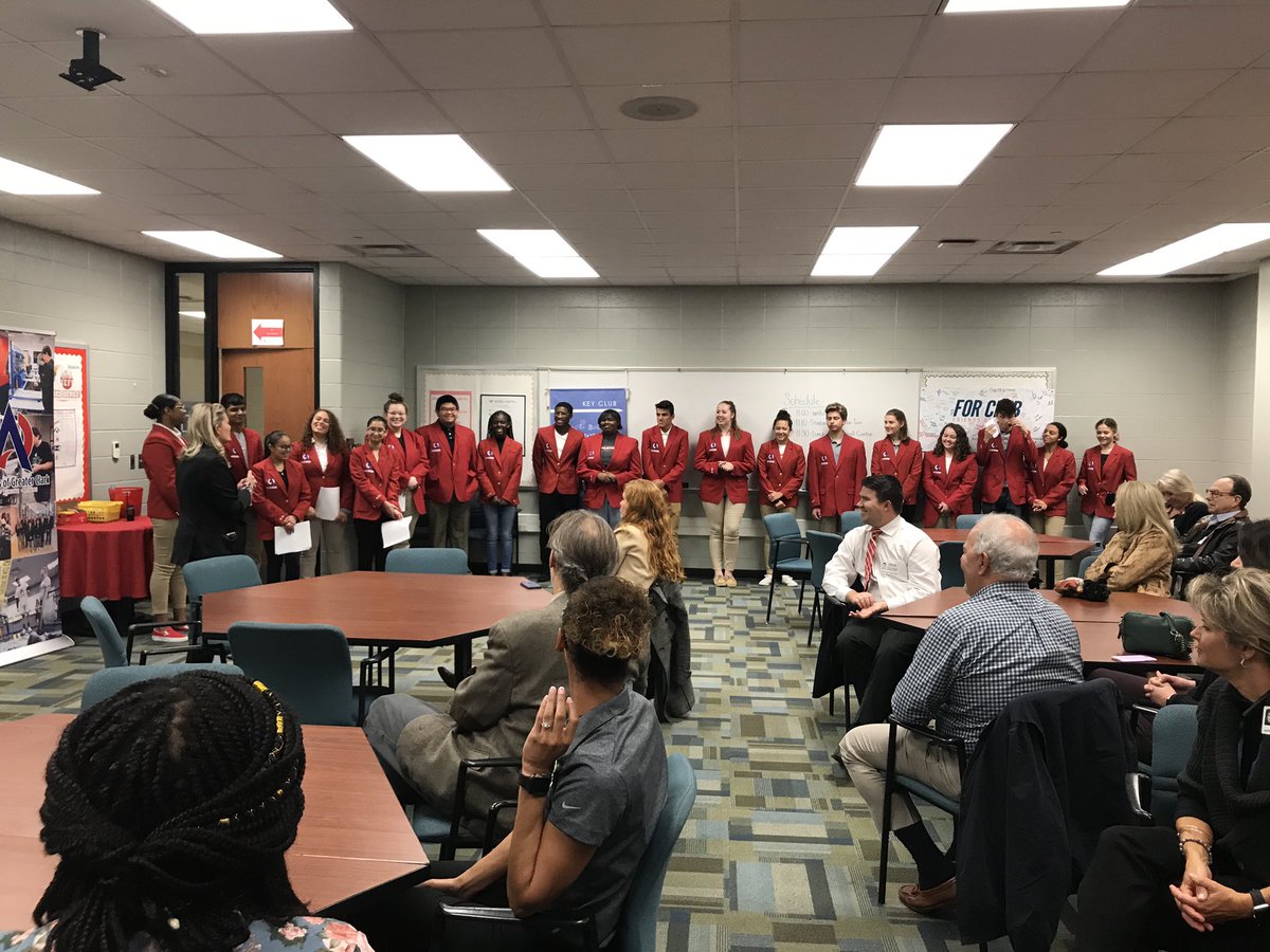 Lisa_Stemler's tweet photo. JHS Advisory Board Meeting today! #SharingFuture @AcademiesofGC @JHSRedDevils @GCCSchools @AmbassadorsJhs https://t.co/T6Y6pvcvAD
