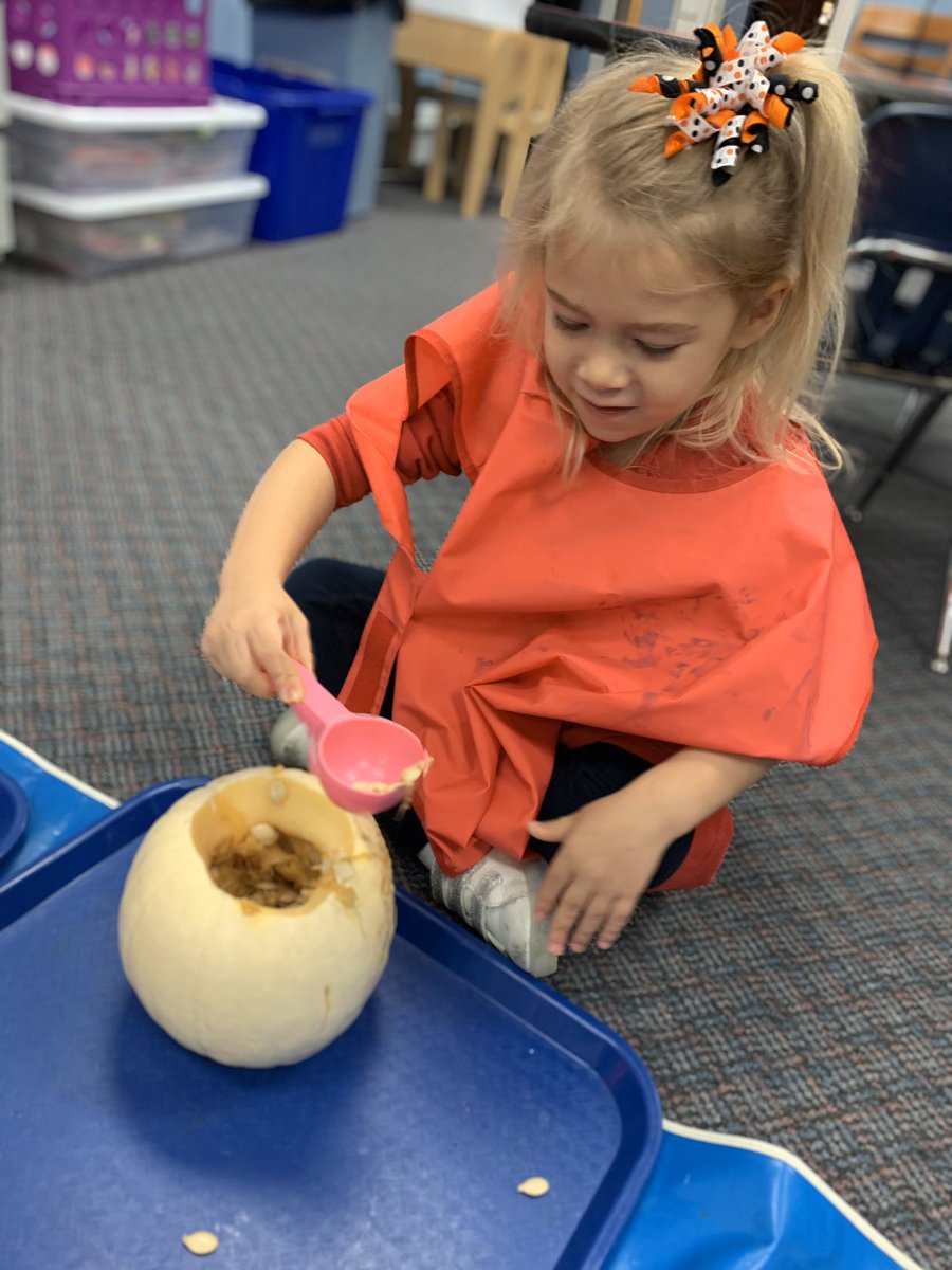 AcademyPreK's tweet photo. Celebrating H Week and Halloween in Little Acorns with some pumpkin exploration and carving! 🎃 #HappyHalloween @ash1818 https://t.co/TplUr7Bgyx