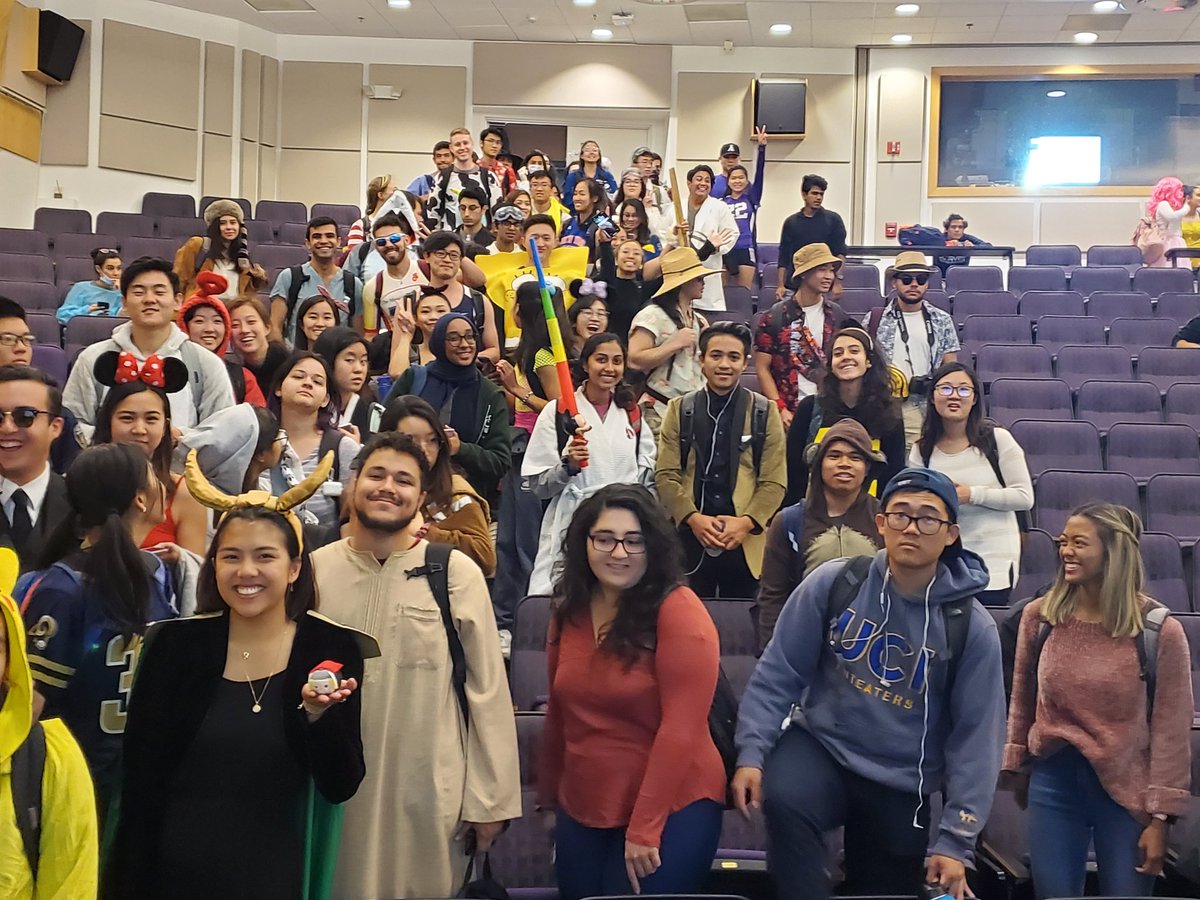 DrKCSnyman's tweet photo. When you offer ONE point of extra credit to your human phys class.... 80% of students dressed up! 💪🏼💪🏼 #uci #zotzot #doitforthepoint #humanphys #EEB #thebeststudents #halloween2019 @UCIrvine so thankful to have such a fun and dedicated group of students 👍 https://t.co/XLi969RuAW