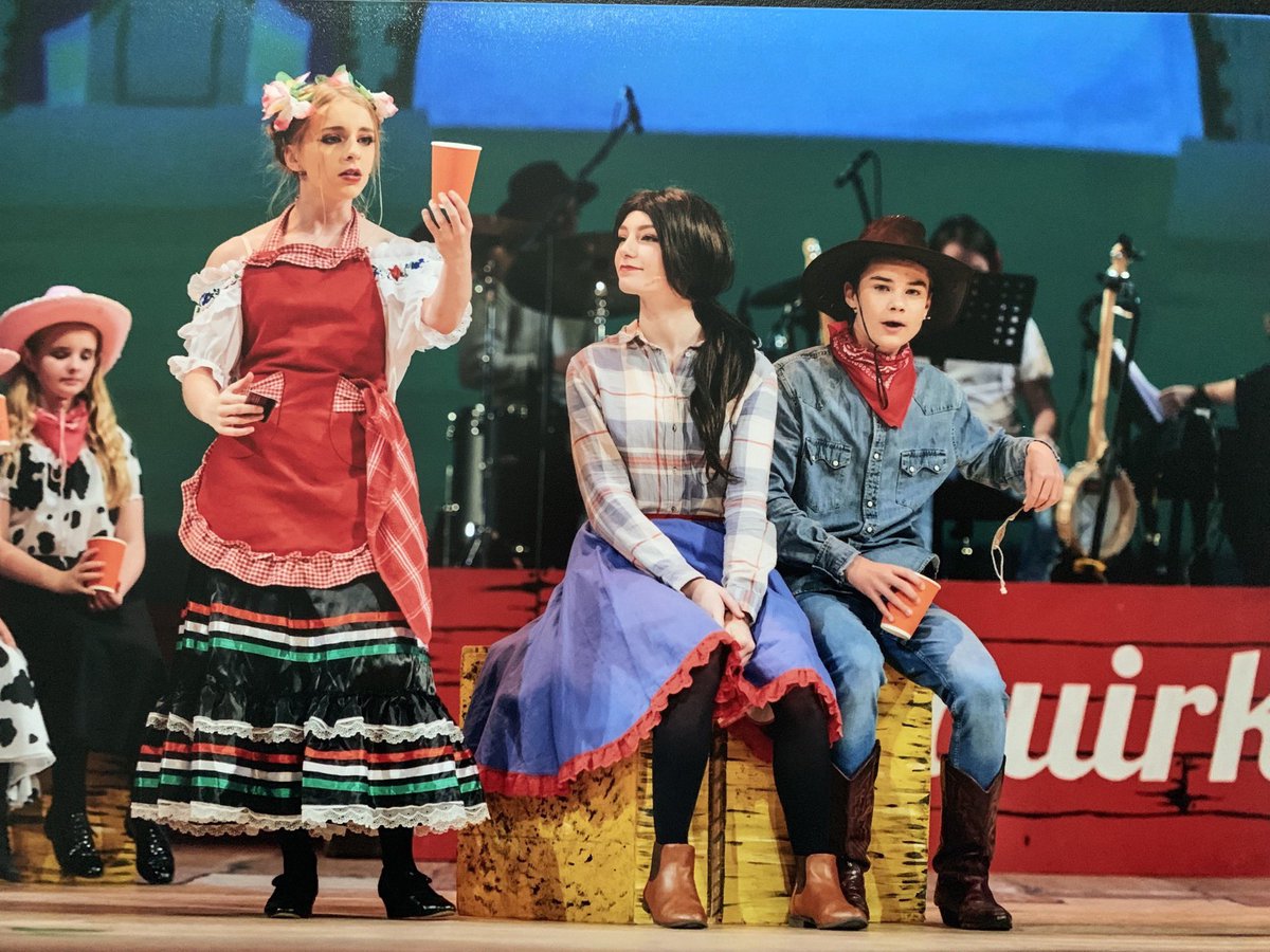 LizzyD_official's tweet photo. Loved performing as Edina at Her Majesty Theatre in London with @PQATorbayNew @QuirkyKidz @TheStage #musical #westend #youngactor https://t.co/6JUsnIkgDT