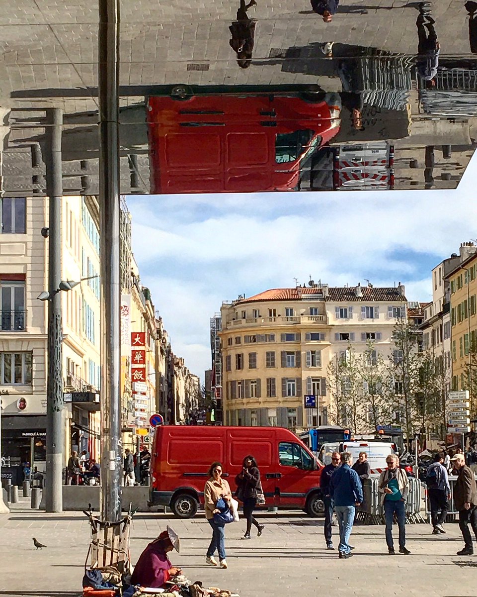 NDPL13's tweet photo. 🔴 #reflets
L’Ombrière de Norman Foster
Marseille, avril 2019
#reflection
#reddetails #lextradanslordinaire #inmyeyes #mypointofview #cheznousamarseille #marseillecity #marseillerebelle
@laprovence @igersmarseille @France3Provence @France_Focus_ @departement13 @marseille https://t.co/r8E31Fg8vO