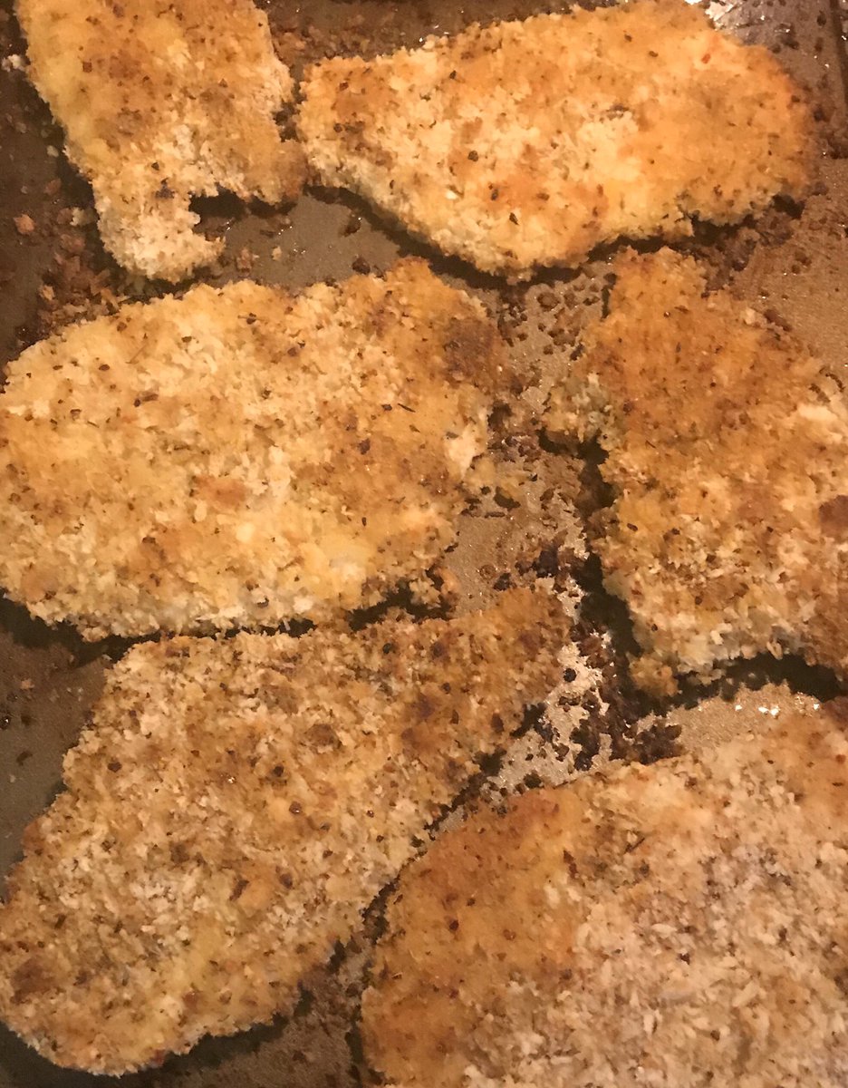 DWLphotos's tweet photo. Soaked in buttermilk for 6-8 hrs, seasoned Panko, lemon squirted and Baked for your pleasure. 🤓🥳#dailychicken #housedaddy https://t.co/cyqEngpGcI