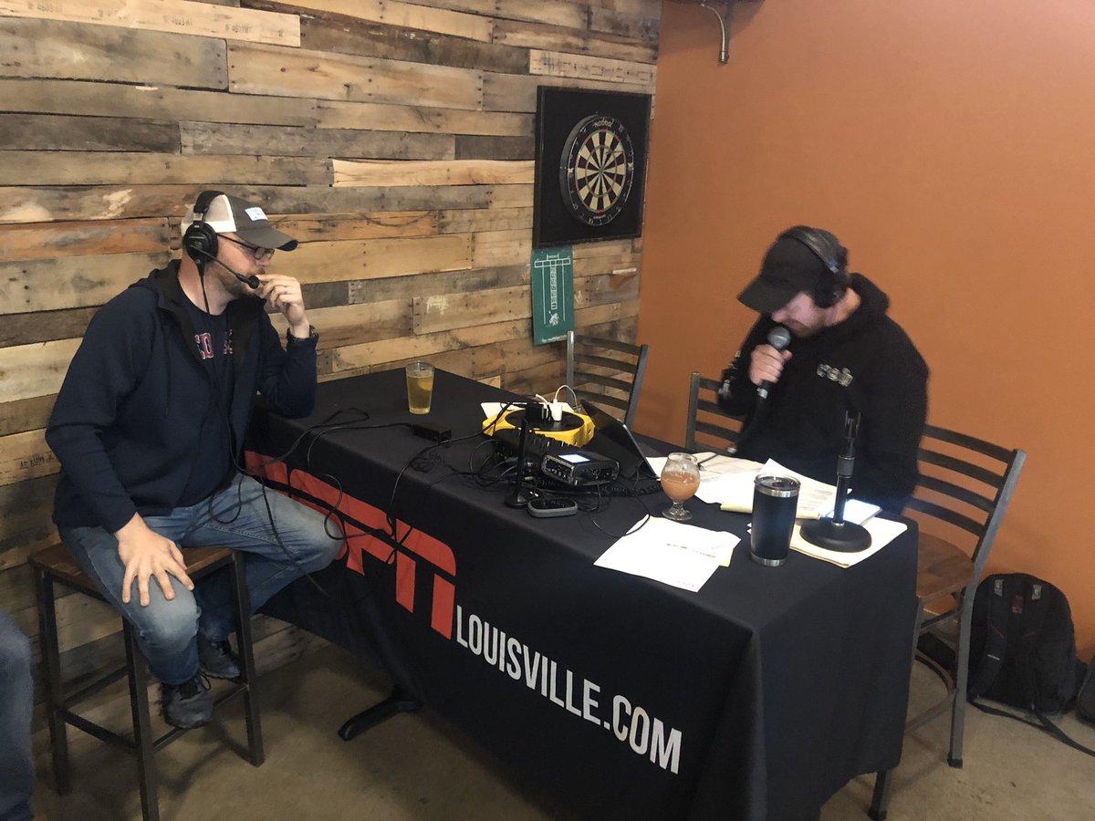 LouBeerWeek's tweet image. Some @MileWideBeer representation with us and @ESPN680 while at @HolsoppleBrew. You can get their collab beer THIS Friday at BOTH taprooms. Hazards of Love: a Tangerine Sour IPA.