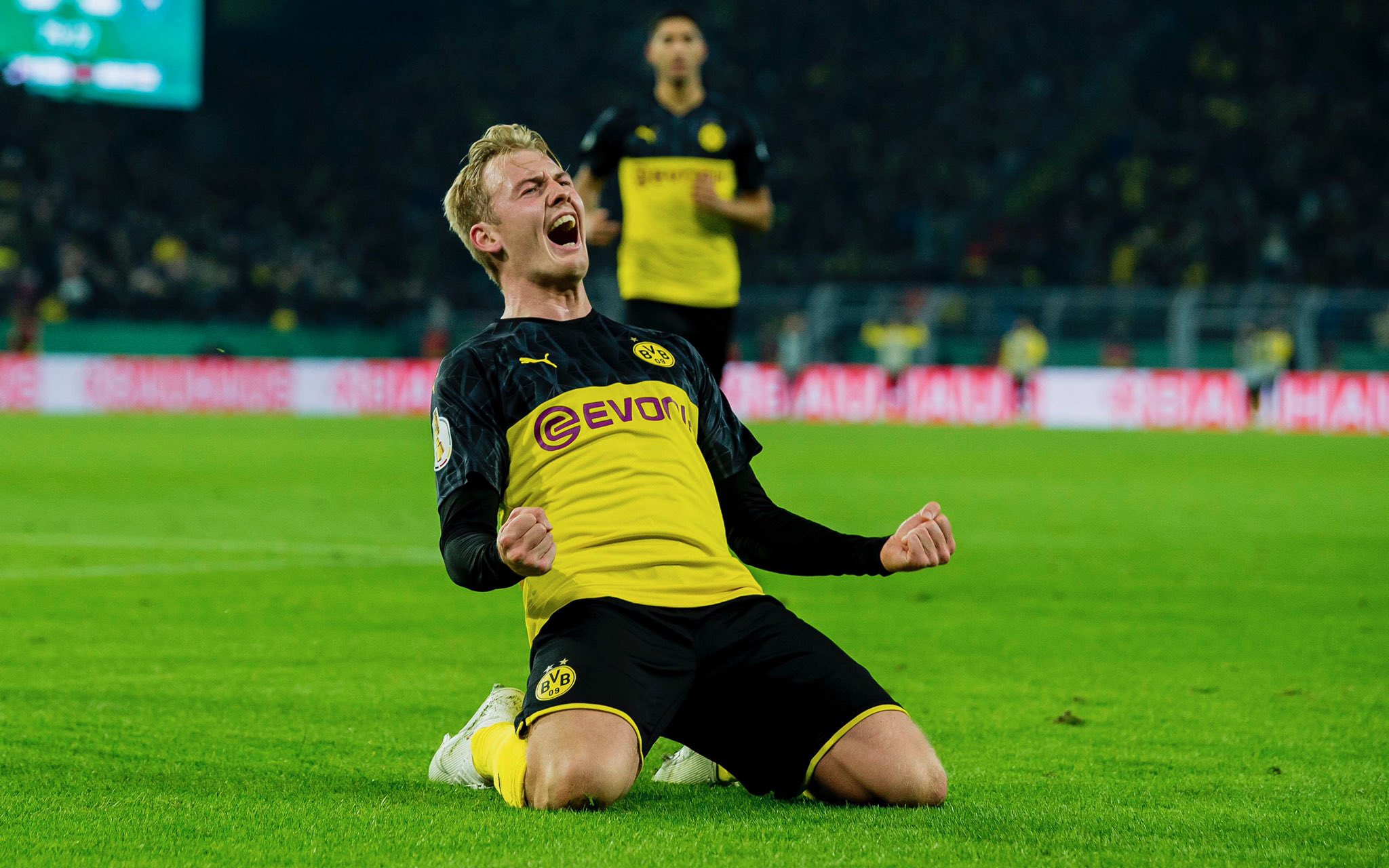 Футбол клуб боруссия дортмунд. Чемпионат германии – боруссия (дортмунд). Боруссия футбольный. Боруссия (футбольный клуб, дортмунд) игроки фк «боруссия» дортмунд. Мухлис боруссия дортмунд.