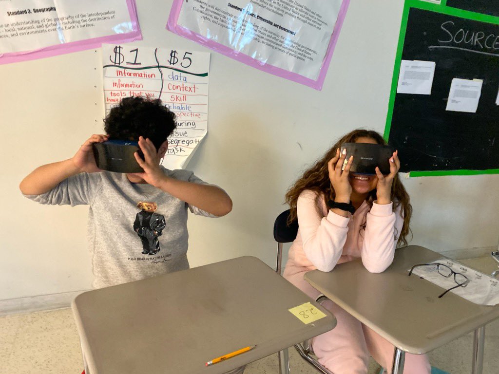 A trip back to the Industrial Revolution using Google Expeditions for this group of fabulous ELLs! #enl #esl #edutech #allinforalbany #VirtualReality
