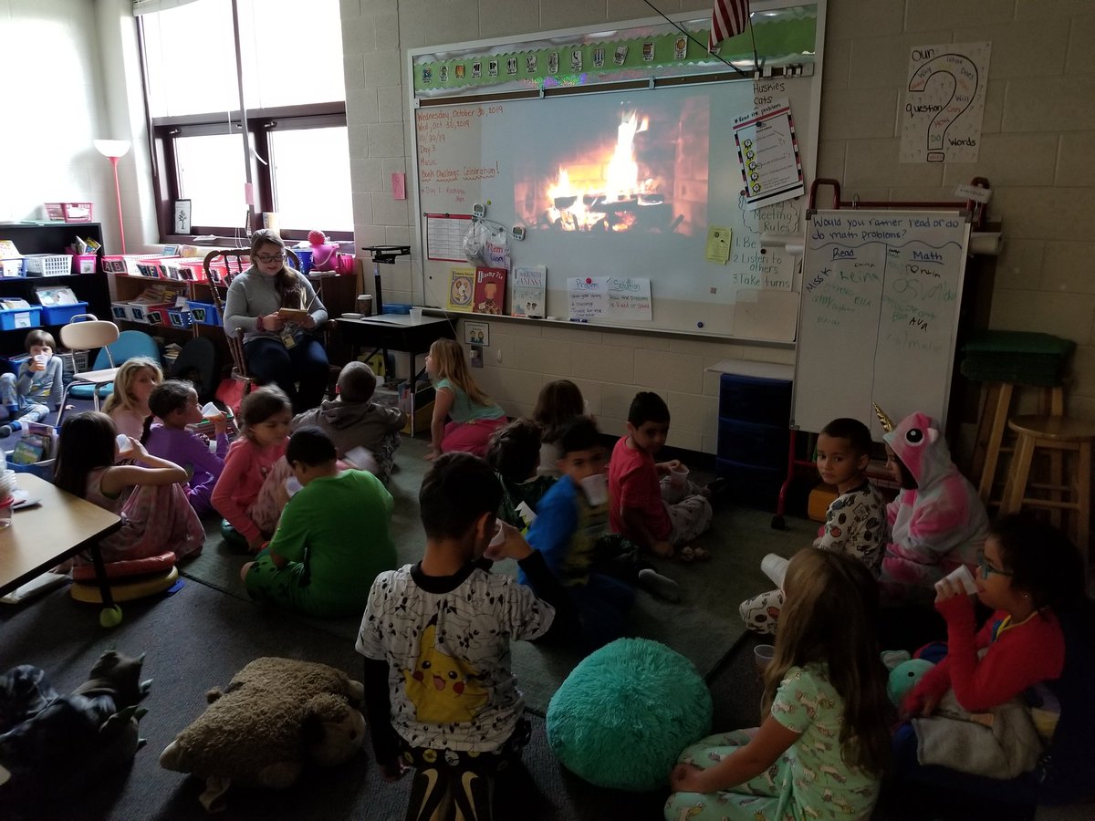 Missbertoli's tweet photo. 2nd graders were challenged to read 210 books in the months of October! They did it! Over 230 books! Today we celebrated with a cozy reading party with PJ's and warm apple cider! #welovetoread @hempfield https://t.co/OUGJ54mwin