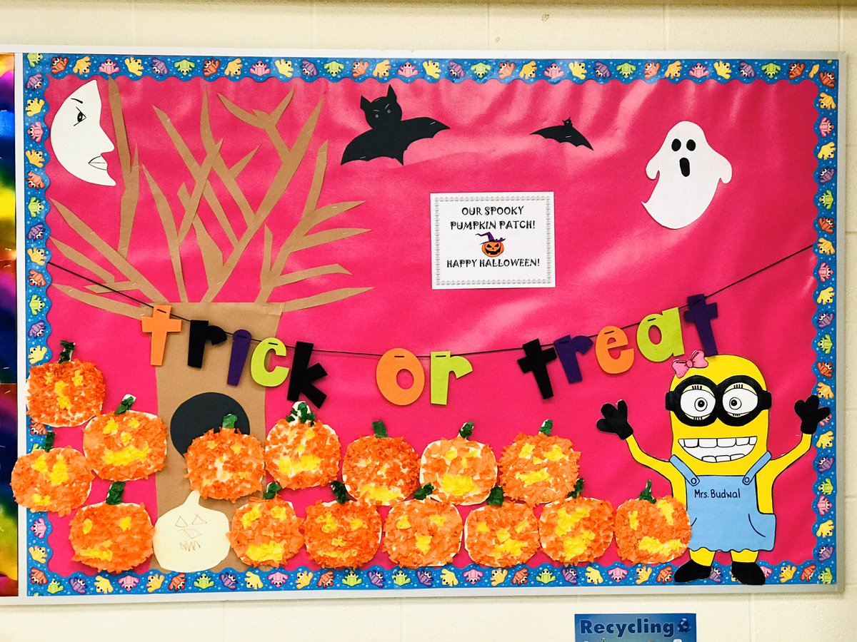 Our Halloween pumpkin patch is ready! 🎃 Gr 1 Ss <a href="/MandelaPS/">Nelson Mandela PS</a> used different colours of tissue paper to create our jack-o-lanterns. We are ready for our Halloween celebration tomorrow! 🥳👻 <a href="/ateachertweet/">Marsha Forbes</a>
