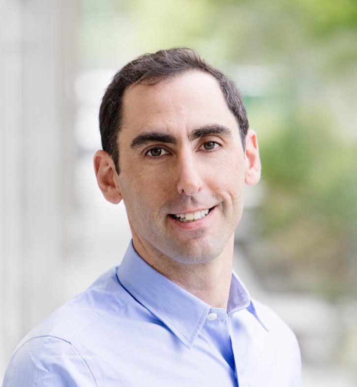 RoyalRoads's tweet photo. Thibaut Guerin Doix is the Governor General’s Silver Medal recipient for the undergraduate with the highest academic standing. He also helps businesses become more sustainable: https://t.co/5RwPNNIAUF @SuperGreenSol #FallConvocation2019 #SchoolofEnvironmentandSustainability https://t.co/FzFc4WqxpC