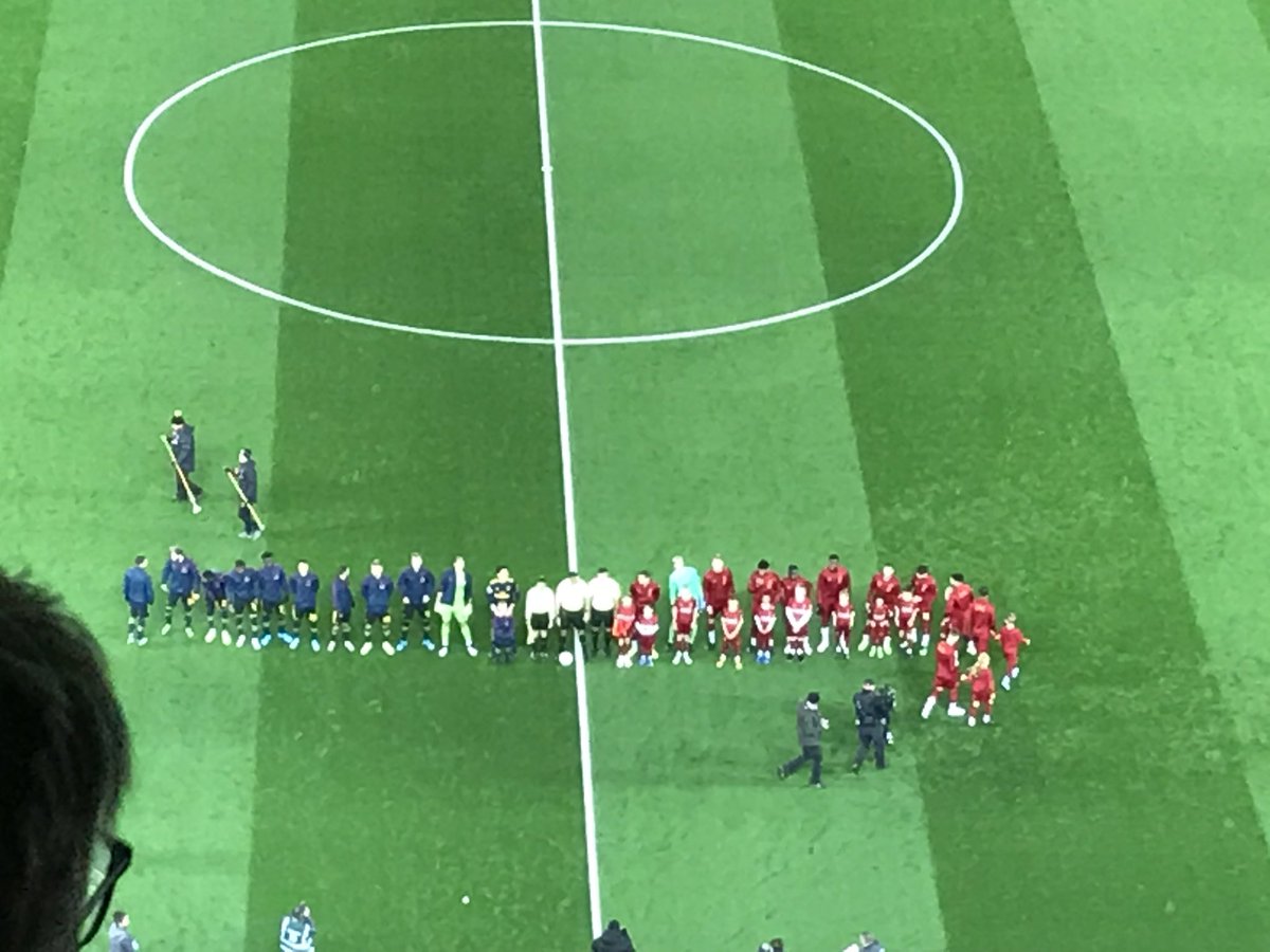 short_caroline's tweet photo. Loved this game tonight #5-4 #upthereds #voicehasgone @KevRegenda https://t.co/NJRyLvkYqC