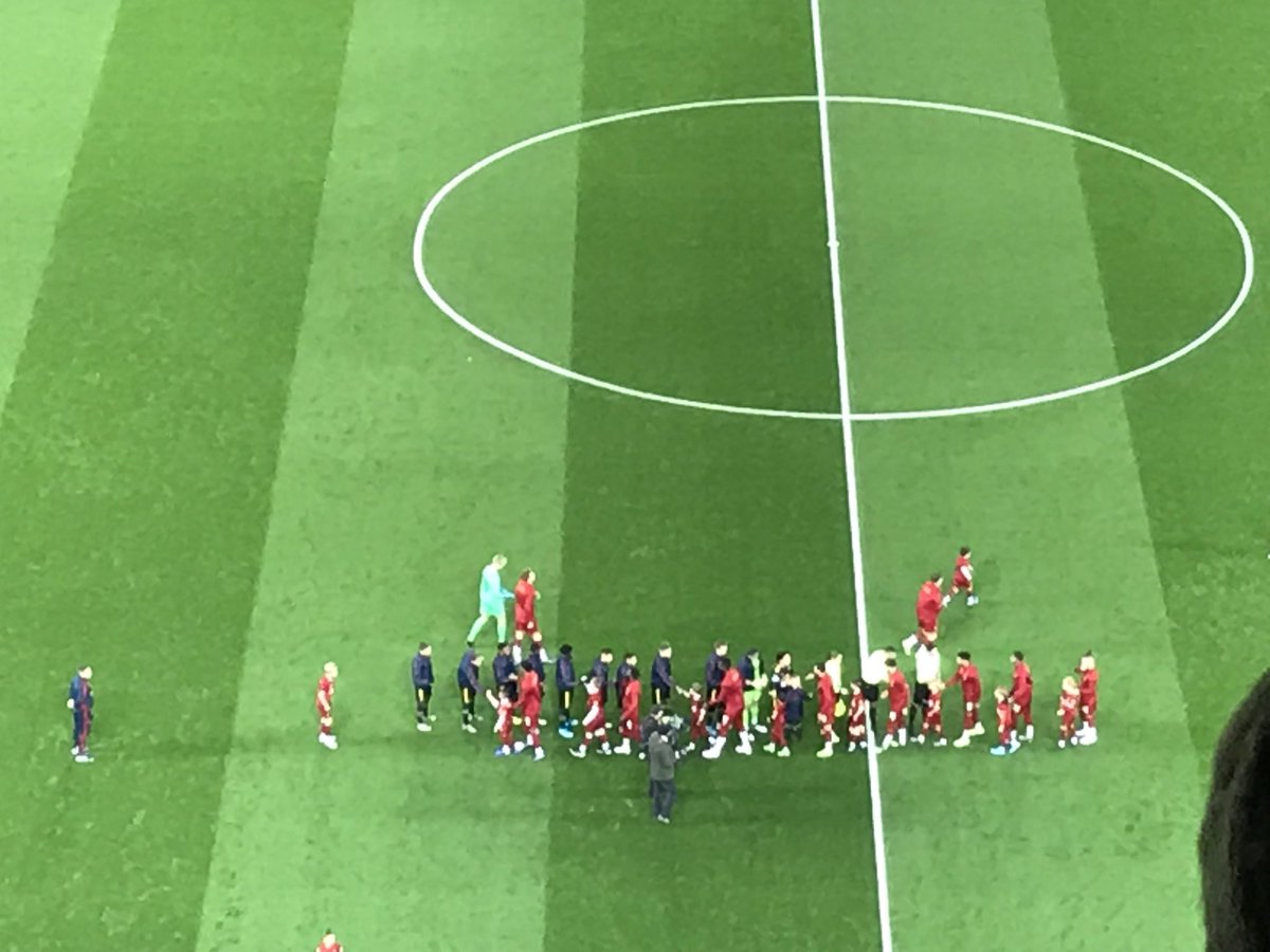 short_caroline's tweet photo. Loved this game tonight #5-4 #upthereds #voicehasgone @KevRegenda https://t.co/NJRyLvkYqC