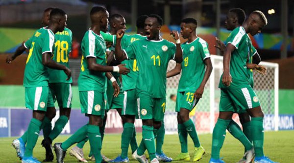 RTIOfficiel's tweet photo. Football | Coupe du monde U17
Pays Bas🇱🇺 1-3 🇸🇳Sénégal
Grâce à un doublé de Pape Matar Sarr et un But de Aliou Badara Baldé le Sénégal se qualifie pour les 8es de finale de la Coupe du monde des moins de 17ans.
#RTISPORT #NEDSEN #MDU17 https://t.co/16DHBM3aGN