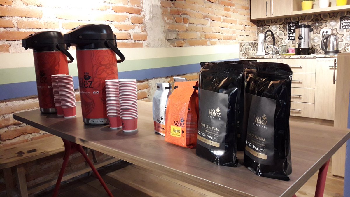 IMPAQTOec's tweet photo. Inicia una nueva edición de #CharlasConCEOs con la participación especial de @cafevelezEC con un blind tasting para todos los asisentes al evento en #IMPAQTOLaFloresta https://t.co/RreX7tLmEw